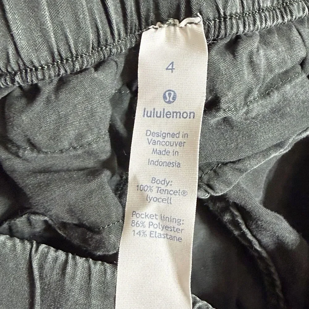 Lululemon Ready Set Cargo Pant Women’s Size 4 Green Pockets Drawstring